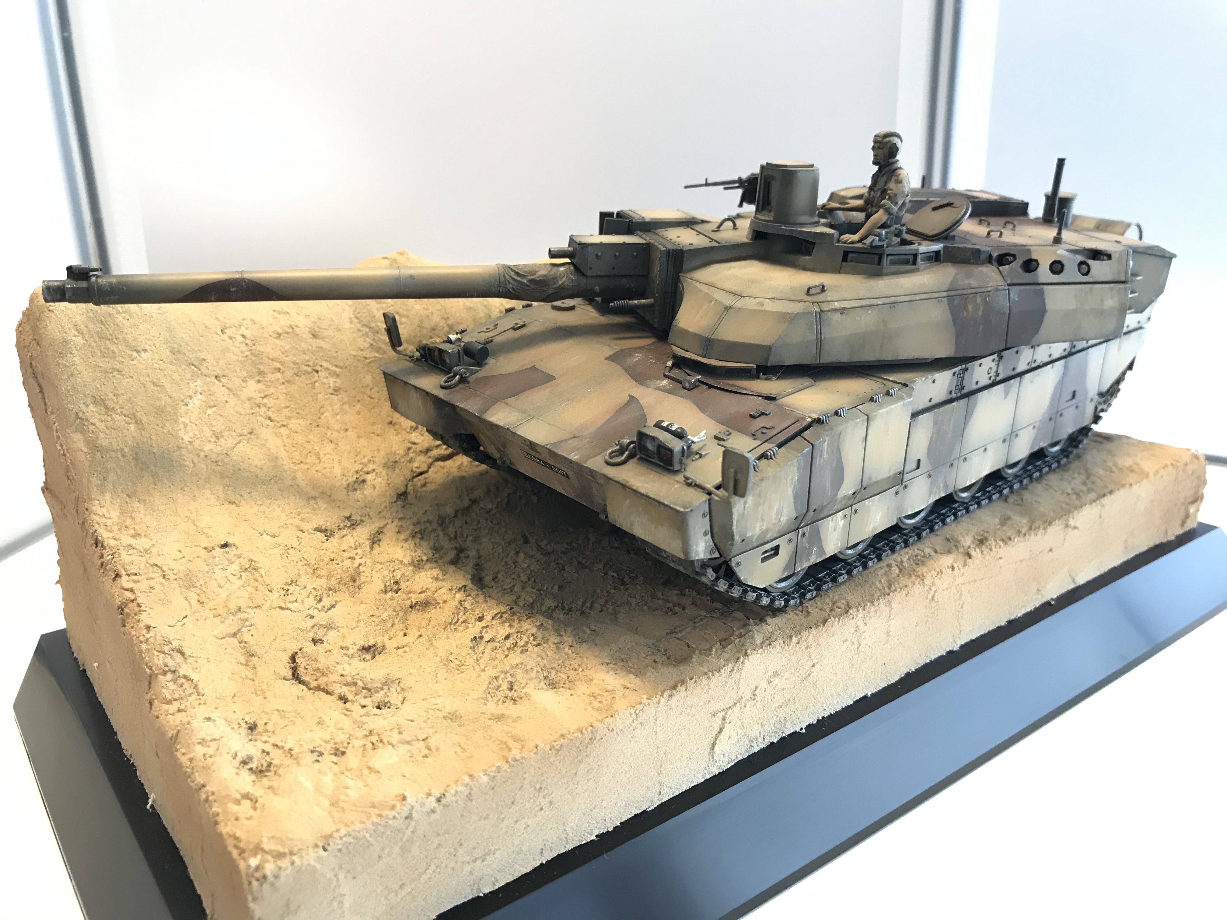 フランス主力戦車 ルクレール シリーズ2 (タミヤ 1/35) | プラモデルと ...
