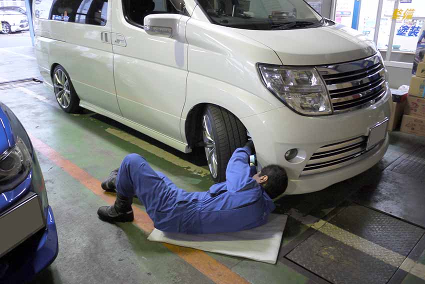 E51エルグランド】HKS車高調の取り付けを中心に足回り系パーツいっぱい