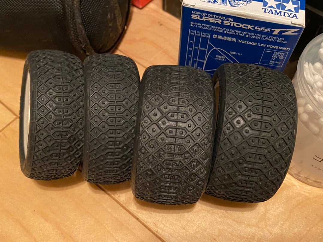 DB01 ドゥルガ タイヤとブラシレスモーター | v100とv125と DB01 ドゥルガ タイヤとブラシレスモーター | v100とv125と