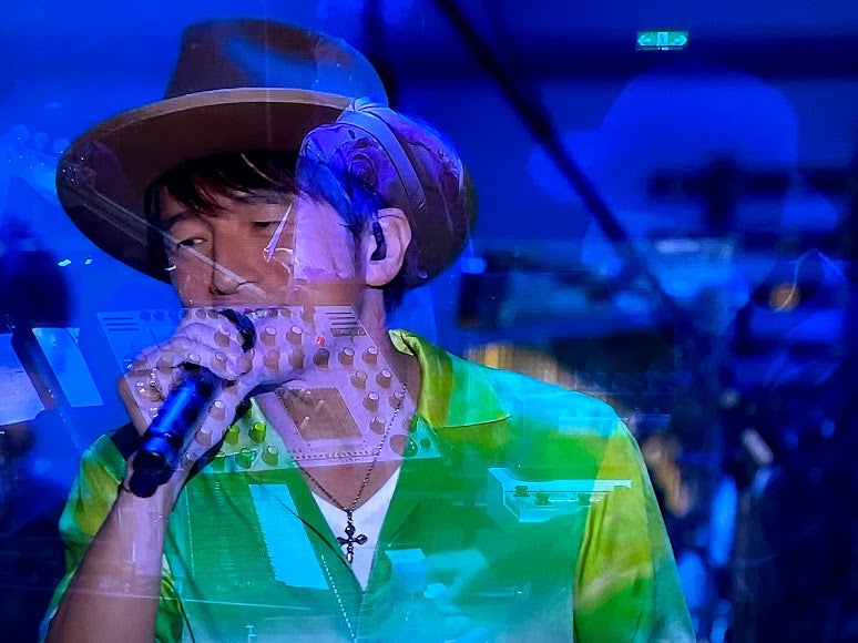 桜井着 日比谷音楽祭 グラデーションシャツ gbparking.co.id