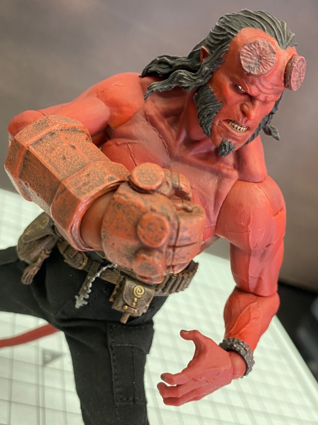 哭いた赤鬼地獄変 - Mezco ONE:12 Hellboy（2019）- | トイ＆コミック 