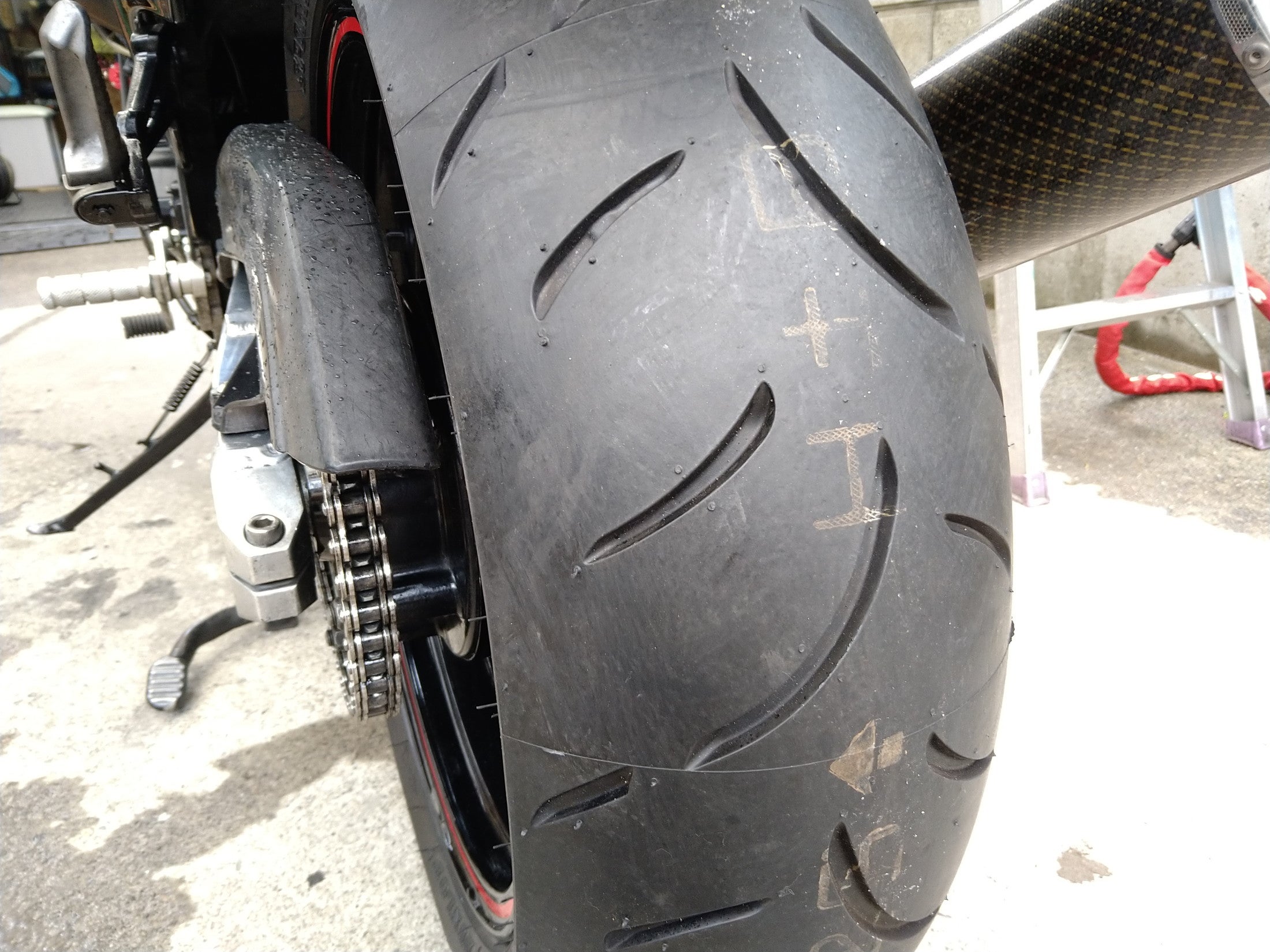 ZZR1100D 作業終了後に気なった、リアハブの隙間調整 | バンディット 