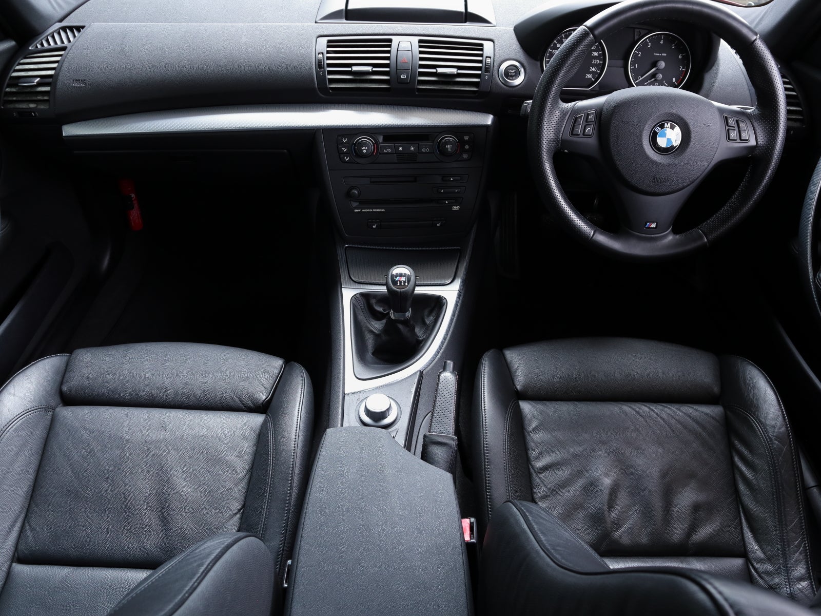 BMW 130i Mｽﾎﾟｰﾂ ６MT E87 シルキー６ N52エンジン | DECO LINE 