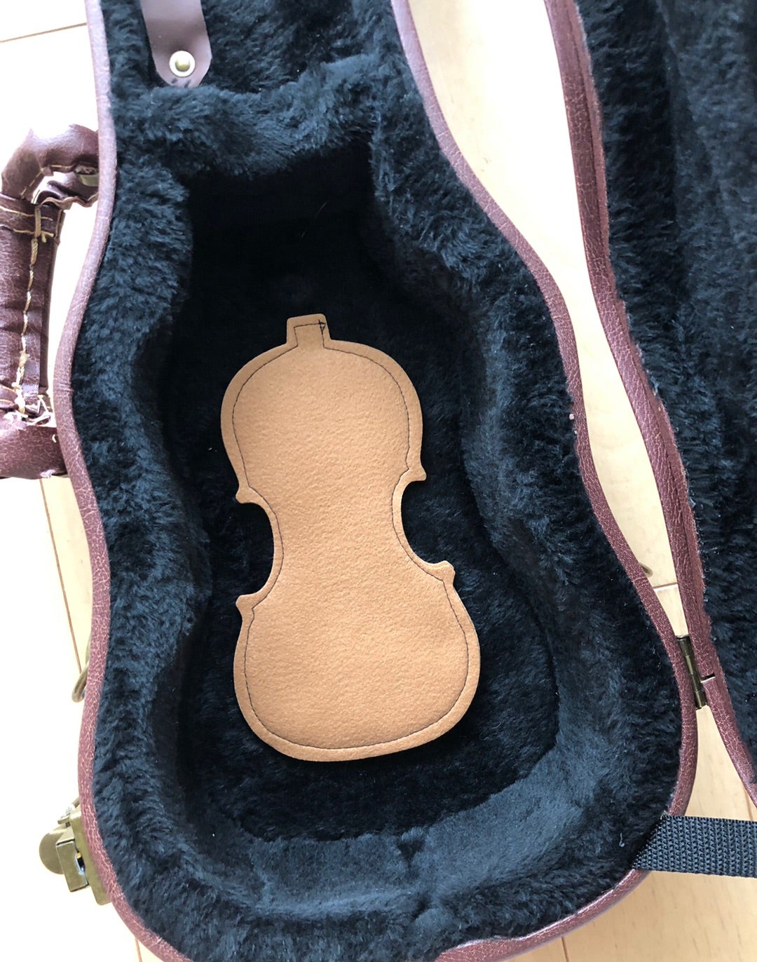 湿度調節剤モイスレガート　バイオリン型　イエロー