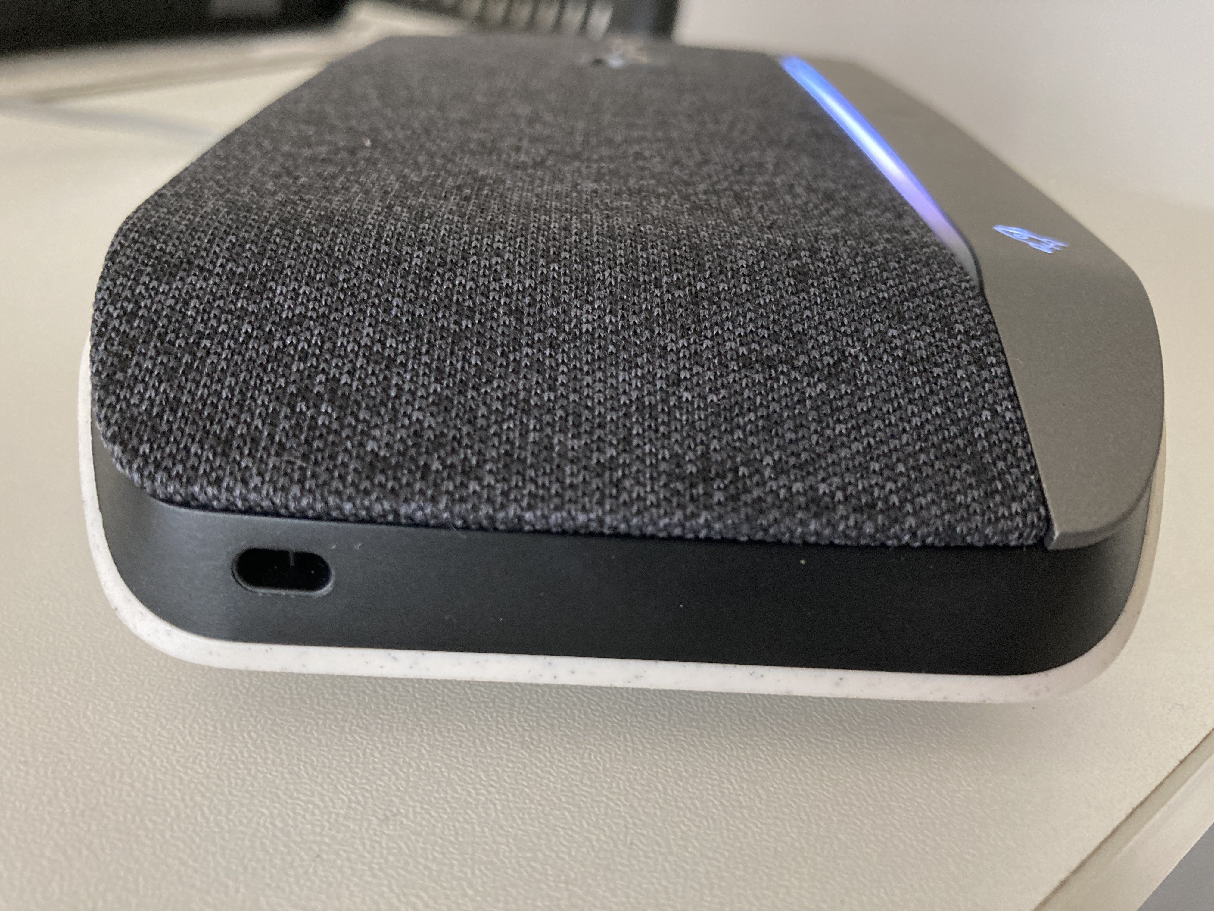 圧倒的な高音質! マイクスピーカー「Poly Sync 20+」レビュー(1 圧倒的な高音質! マイクスピーカー「Poly Sync 20+」レビュー(1