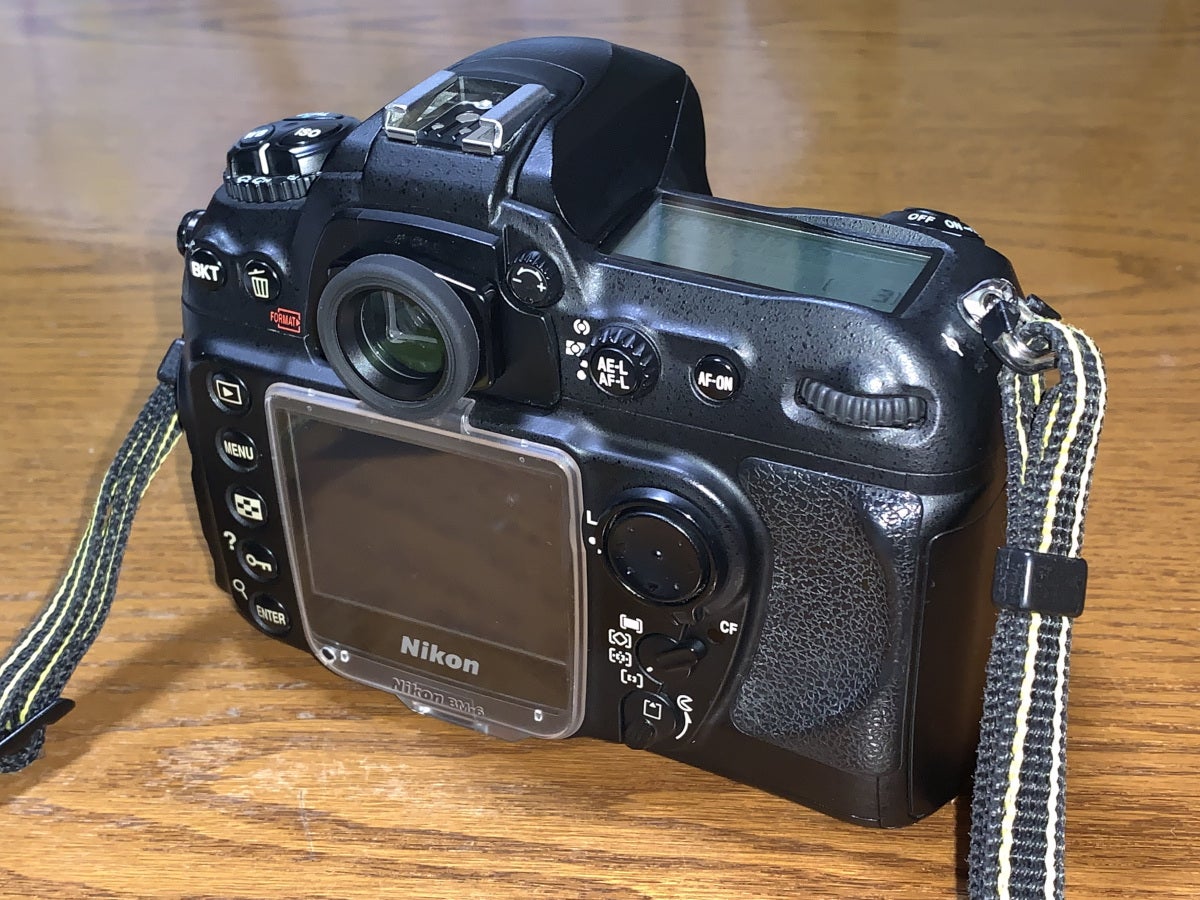 Nikon D200 丸窓化してアイカップ装備 | 日本国有鉄道ファンのブログ