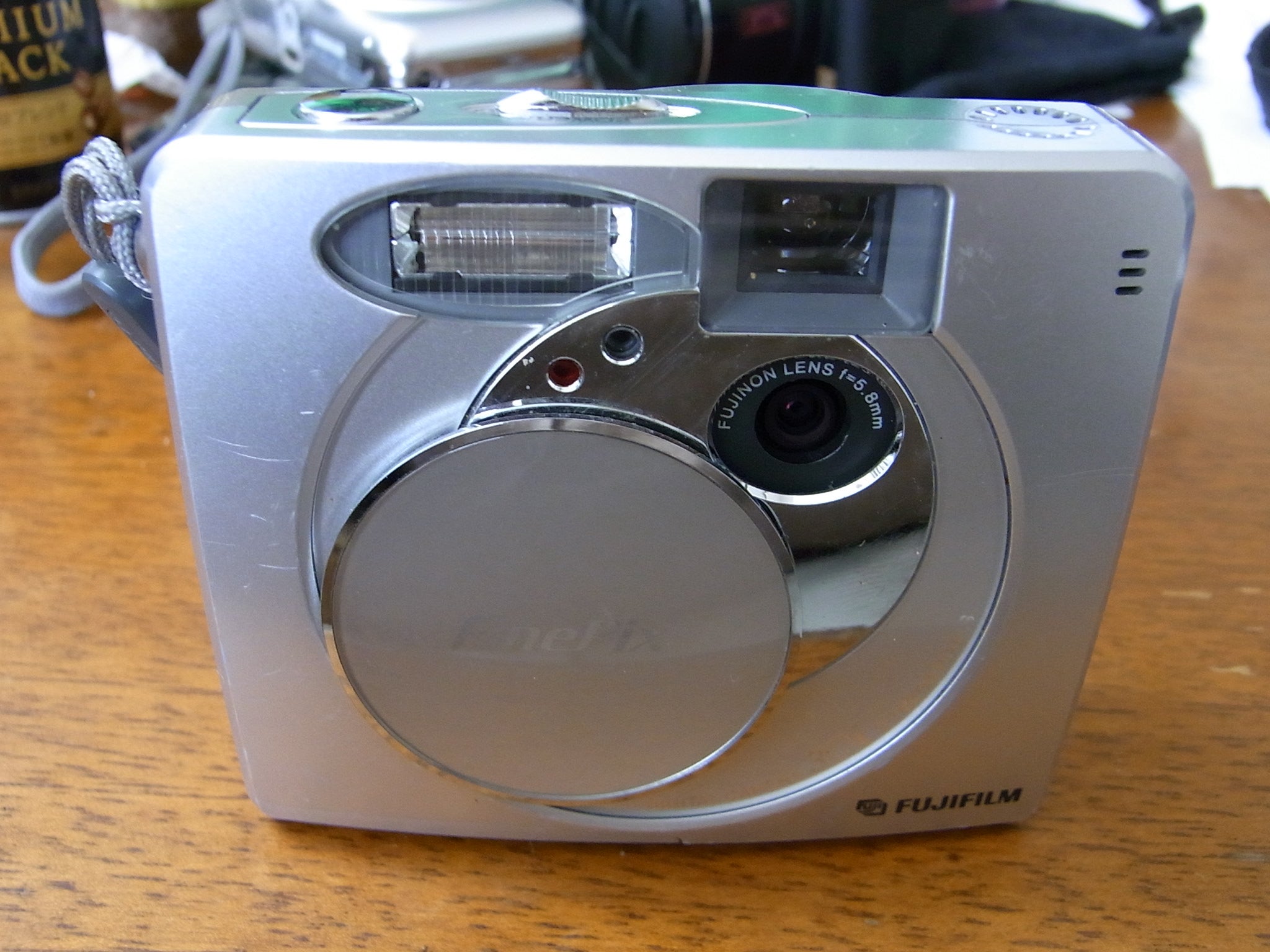 レビュー投稿で選べる特典 Fujifilm Finepix 30i デジタルカメラ