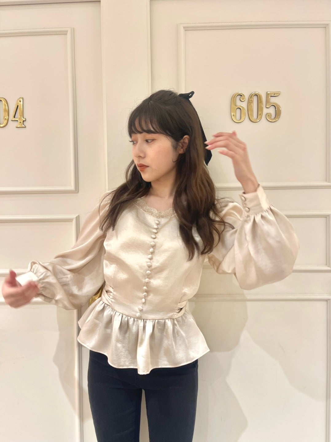 最強ブラウス❤︎lace satin back ribbon Peplum blouse