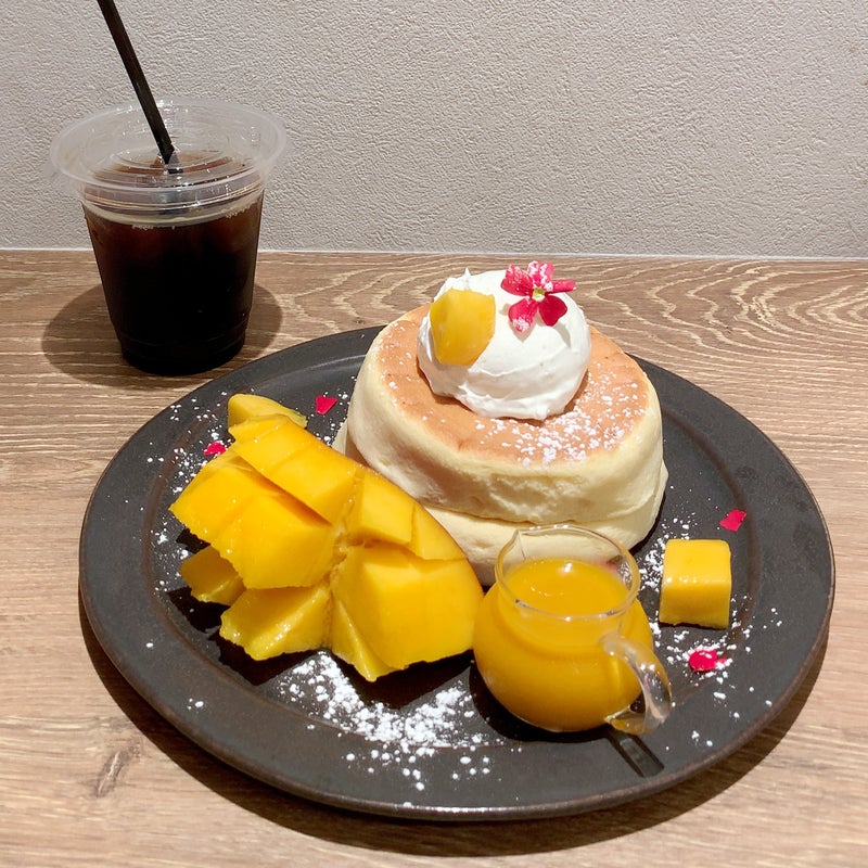 新宿 小田急百貨店 期間限定 カフェ クルゼでマンゴーパンケーキ ひとりでもまめにがんばるブログ