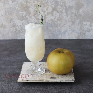 梨のおいしい季節、すりおろすだけで簡単な「梨スパークリング」と「梨とイカのマリネサラダ」。の画像