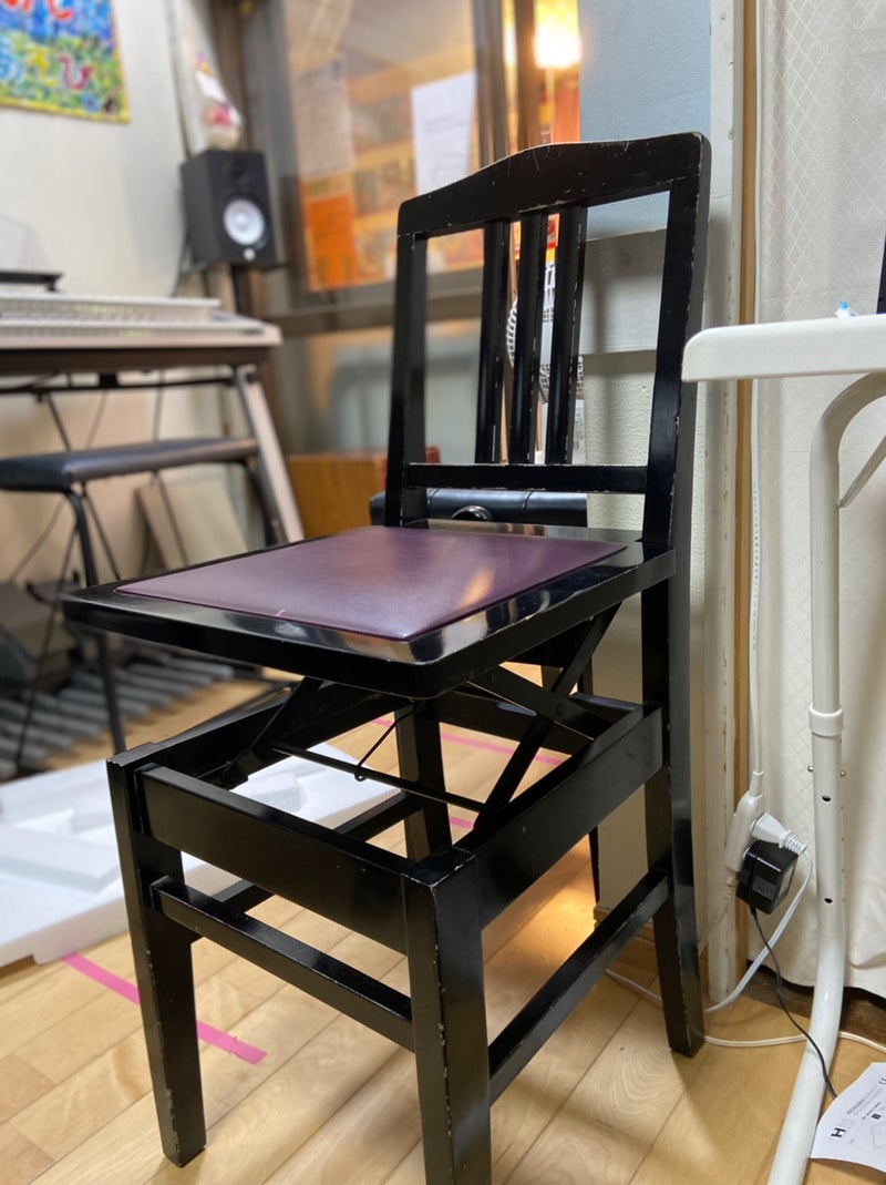 スペインからピアノの椅子届きましたー！イドラウ社 | 長崎・長与のピアノ教室 Yunon音楽教室♪AIMEIのブログ