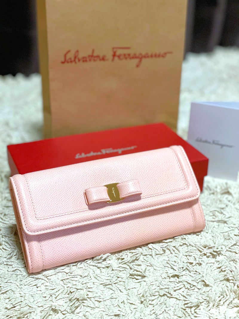 お買い物② フェラガモのピンクの長財布 | マーヴェロンのブログ～グルメ、旅行、ベリーダンス、ファッション～