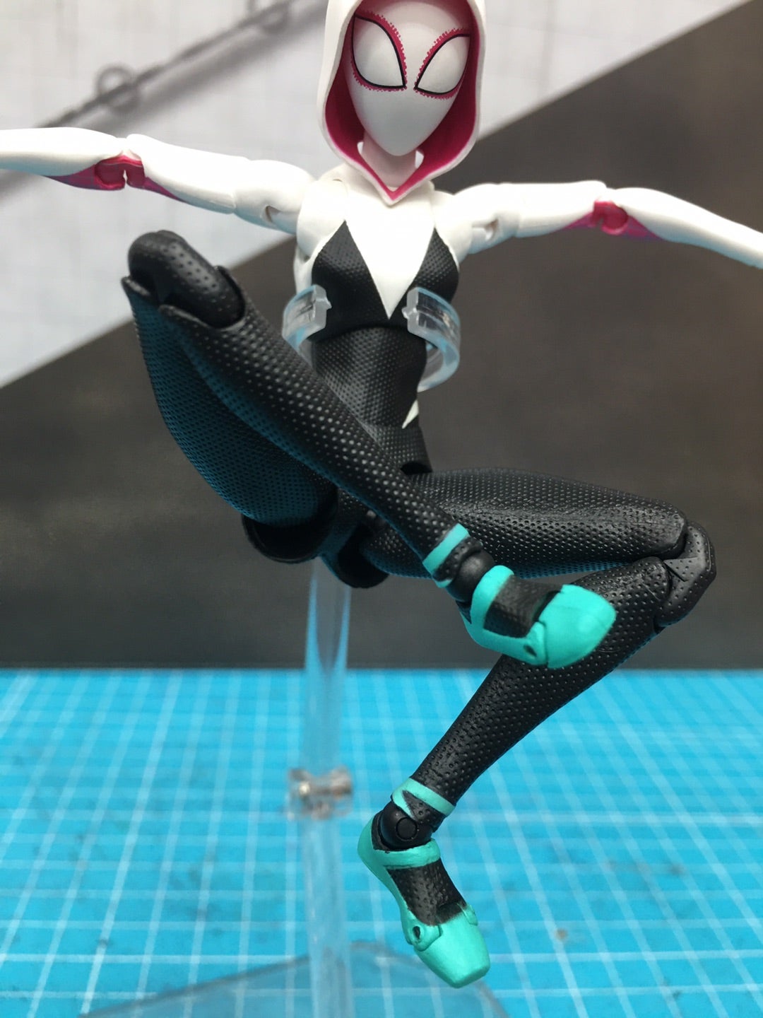Jump over fate -MAFEX スパイダーグウェン(スパイダーバース Jump over fate -MAFEX スパイダーグウェン(スパイダーバース