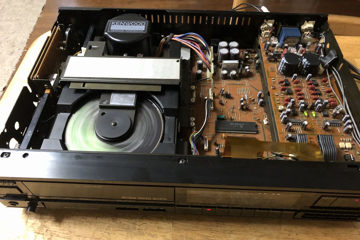 KENWOOD D-3300P(CDプレーヤー、2号機)のリペア | team_junkerの KENWOOD D-3300P(CDプレーヤー、2号機)のリペア | team_junkerの