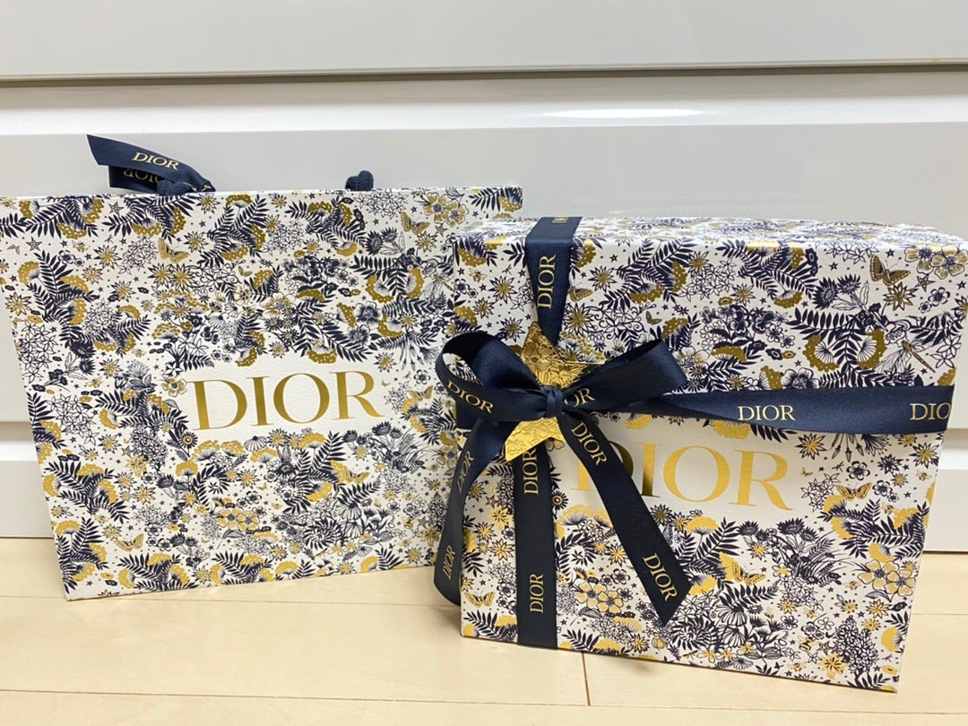Dior ホリデー第一弾 アラサーOL備忘録〜コスメとファッション、ときどき病気と〜
