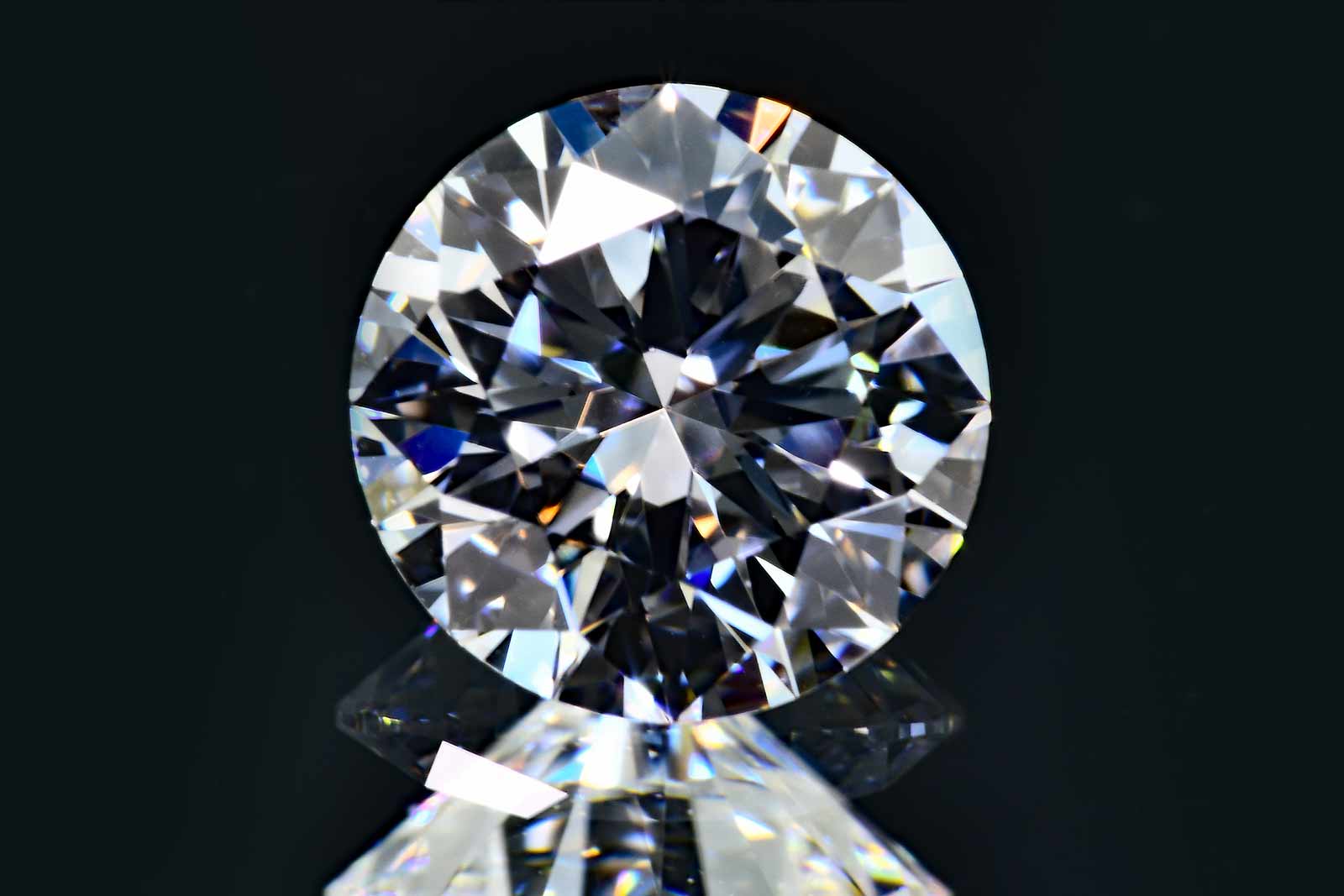 ダイヤモンド価格 ラウンド ファンシー変形 色々な形のダイヤ価格比較 