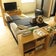 薪ストーブのある広いリビングに『ソファの床』を提案！86㎝モジュールの家具を組合わせた配置に注目
