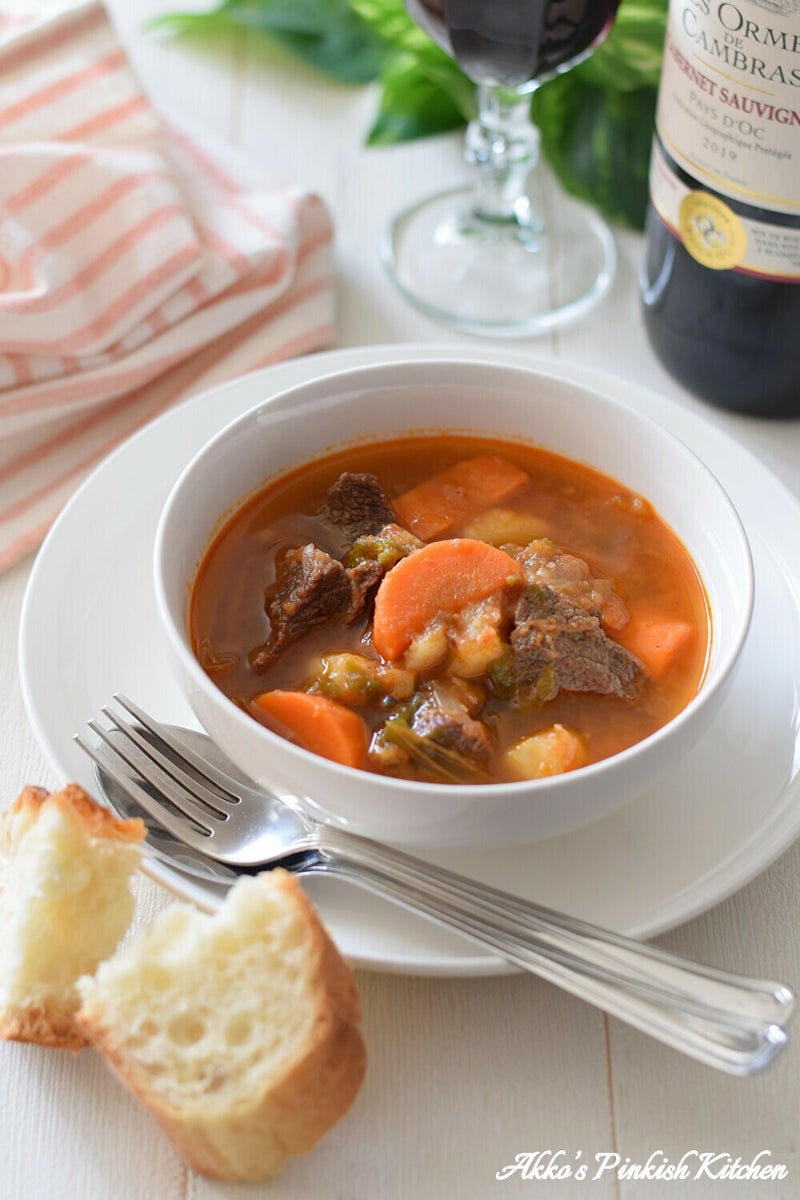 ハンガリー料理 グヤーシュ パプリカたっぷり ハンガリーの味噌汁的存在のスープです アッコさん家の彩りレシピ アメリカlaスタイル