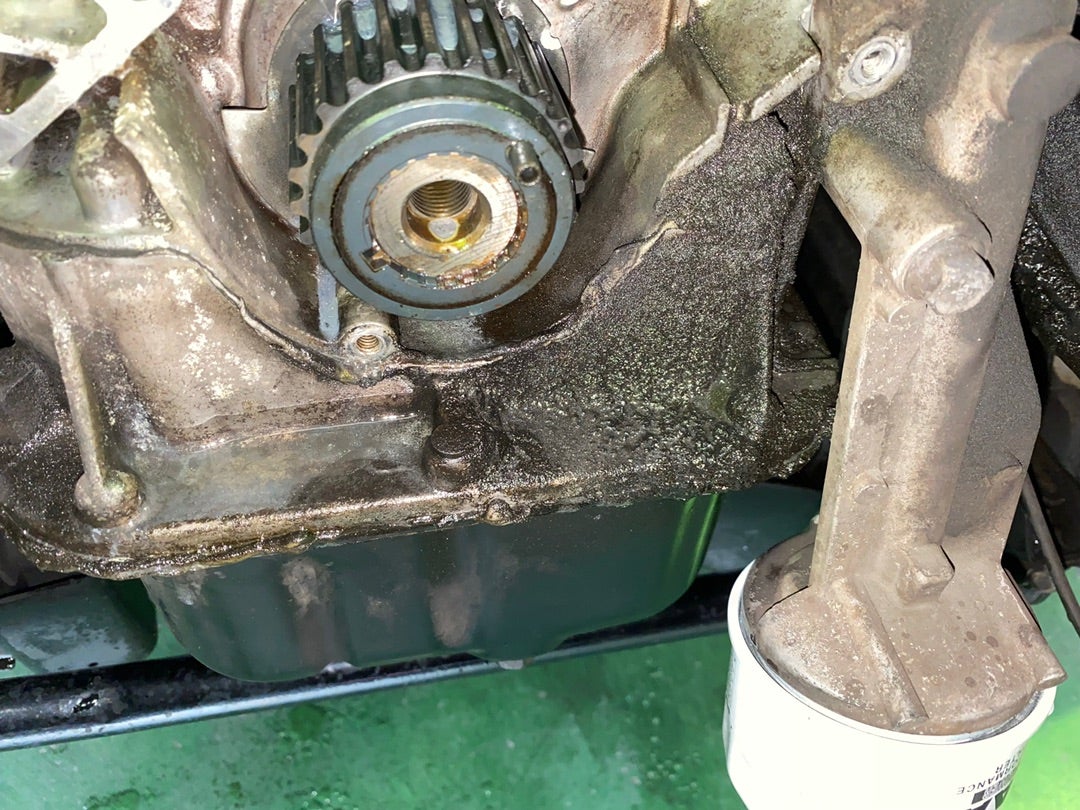 デリカ・スペースギア、オイル漏れ修理 | 近藤自動車整備工場のブログ