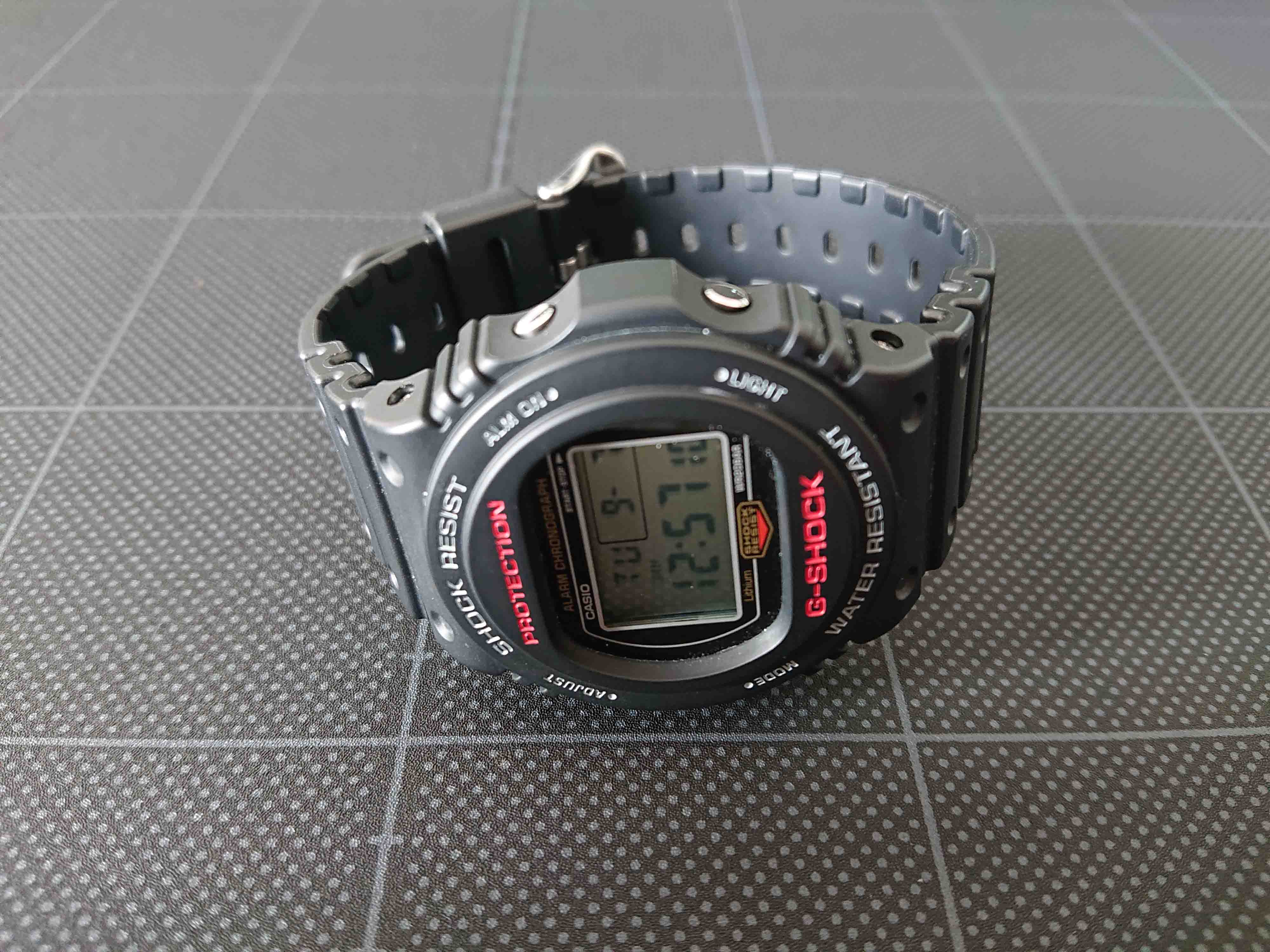 G-SHOCK DW-5750E-1JF スティング