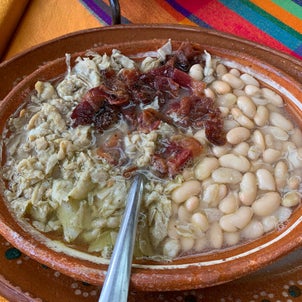 グアダラハラ名物のスープ。の画像