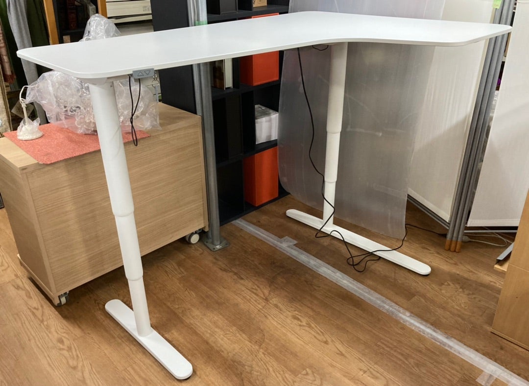 IKEA 電動昇降式コーナーデスク BEKANT べカント 入荷しました IKEA 電動昇降式コーナーデスク BEKANT べカント 入荷しました