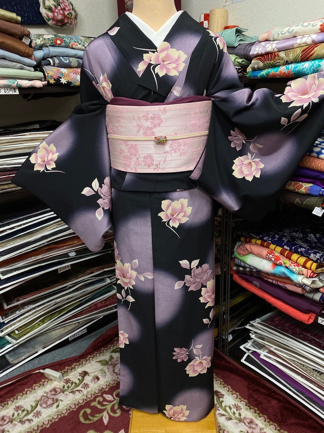 夜桜のような化繊の小紋に桜模様半幅帯コーディネート | 高円寺のアンティーク、リサイクル着物販売 ひらり。