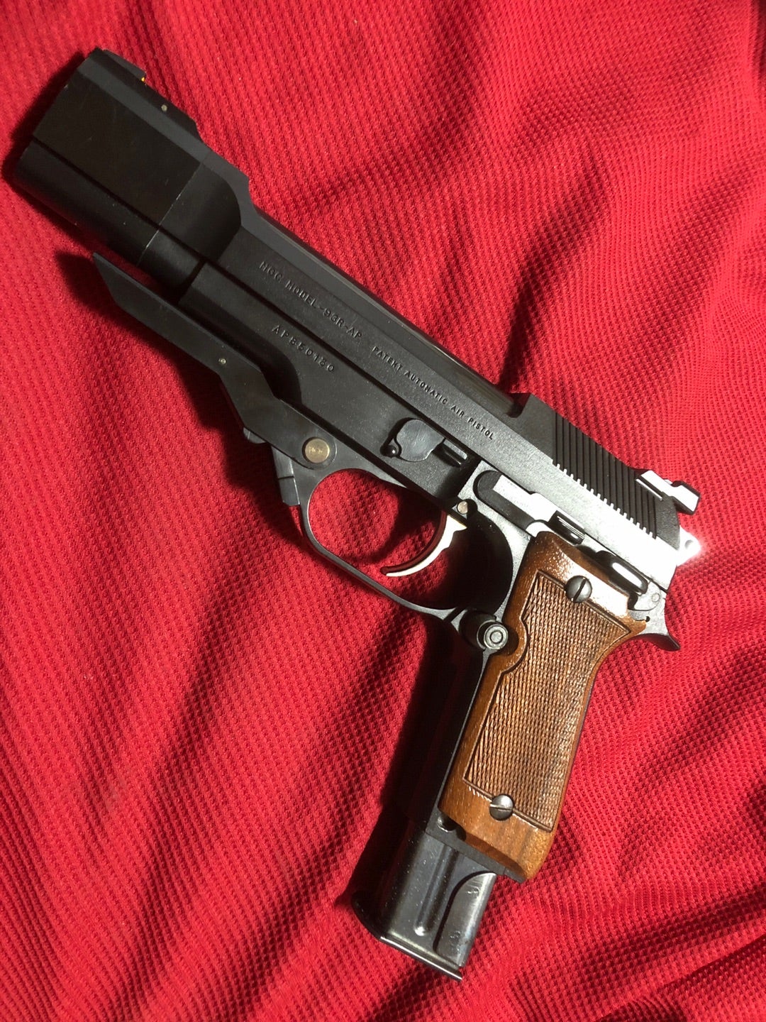 ちょっとお着替えを… MGC製固定スライド ベレッタM93R-AP ちょっとお着替えを… MGC製固定スライド ベレッタM93R-AP