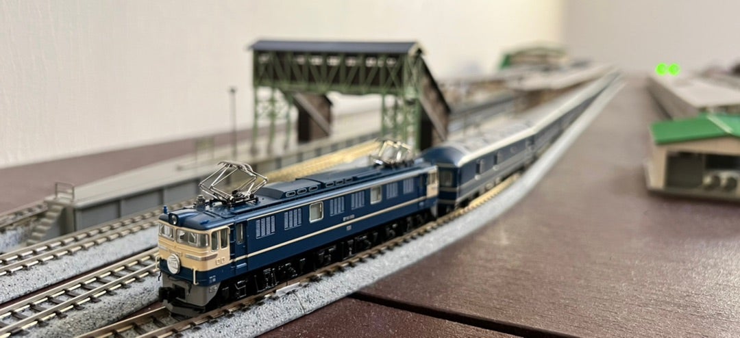 KATO 10-1725&1726“20系寝台特急「あさかぜ」(初期編成)”入線 KATO 10-1725&1726“20系寝台特急「あさかぜ」(初期編成)”入線