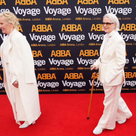 ABBA Voyage オープニングパフォーマンスで大々的、超豪華で印象的なファッションショー！の記事より