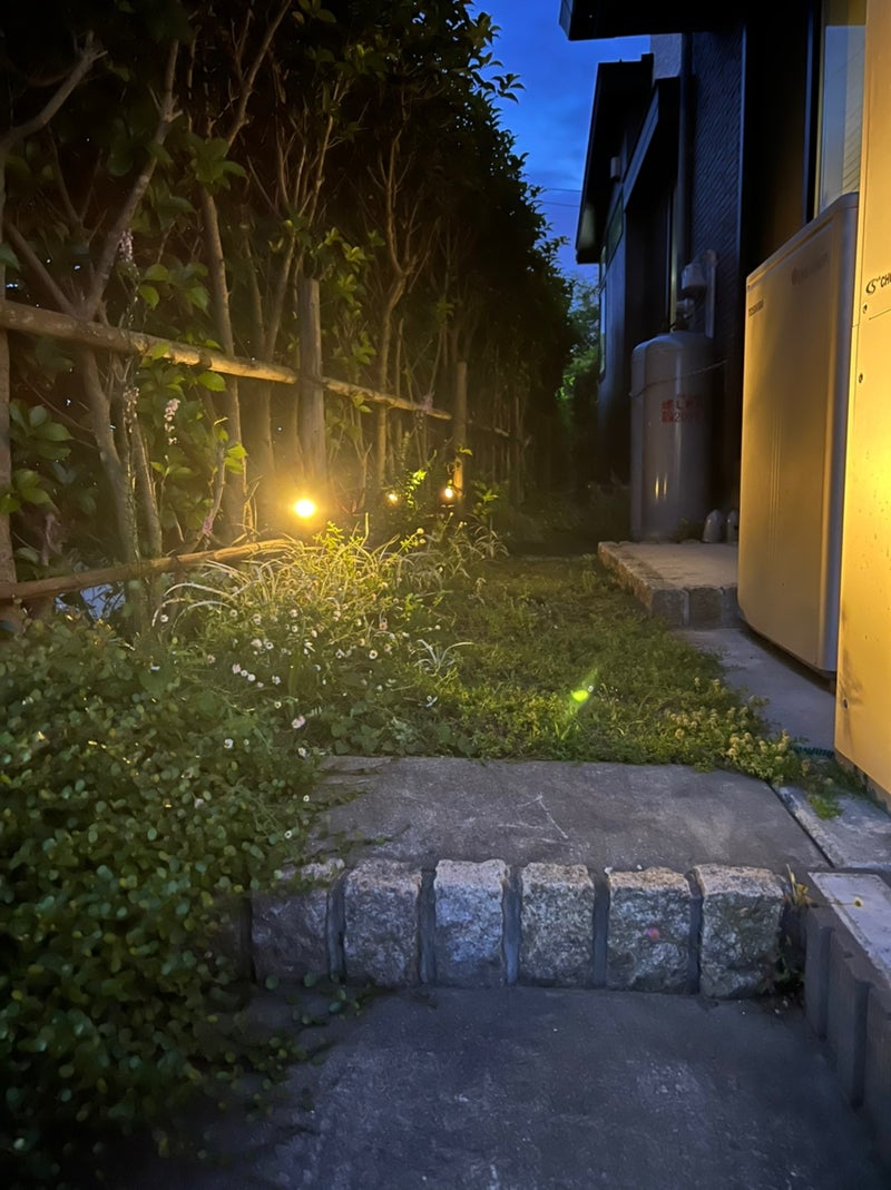驚きの値段で】 ソーラーライト 屋外 防水 埋め込み LED 庭 ガーデン