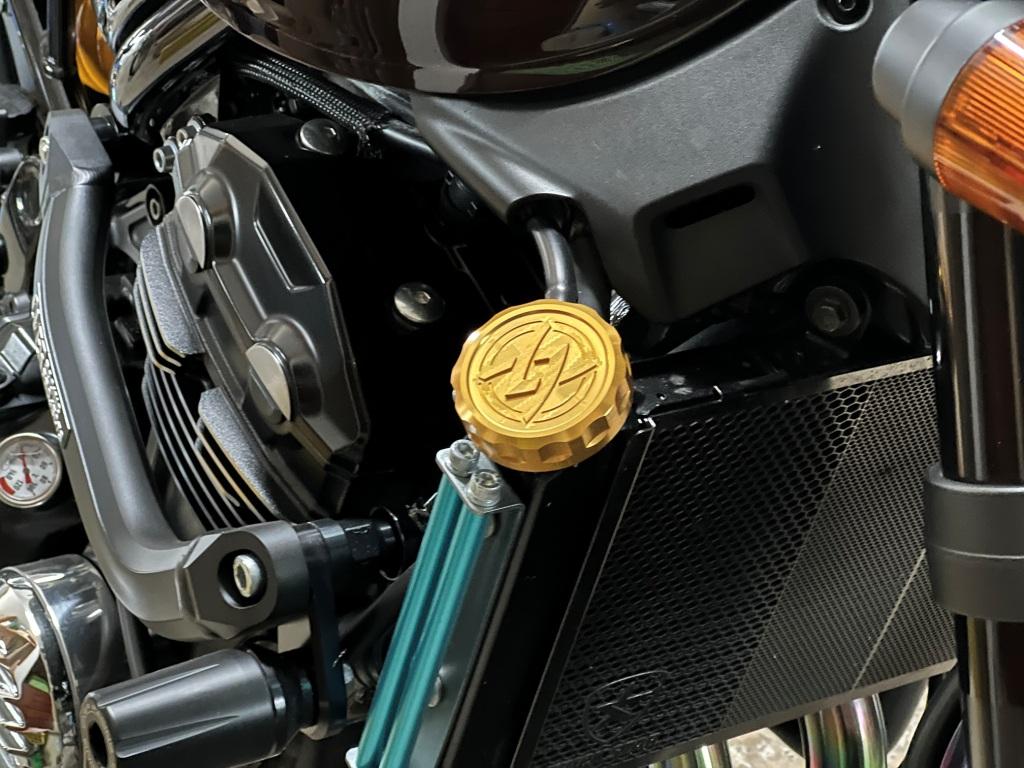 94%OFF!】 新品 Z900RS ラジエーターキャップ カバー ゴールド