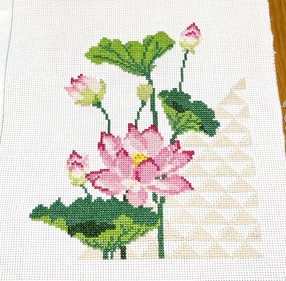 蓮の花刺繍完成 | トモブロ