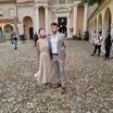 セクシーを求めるイタリアの結婚式参列の服装。
