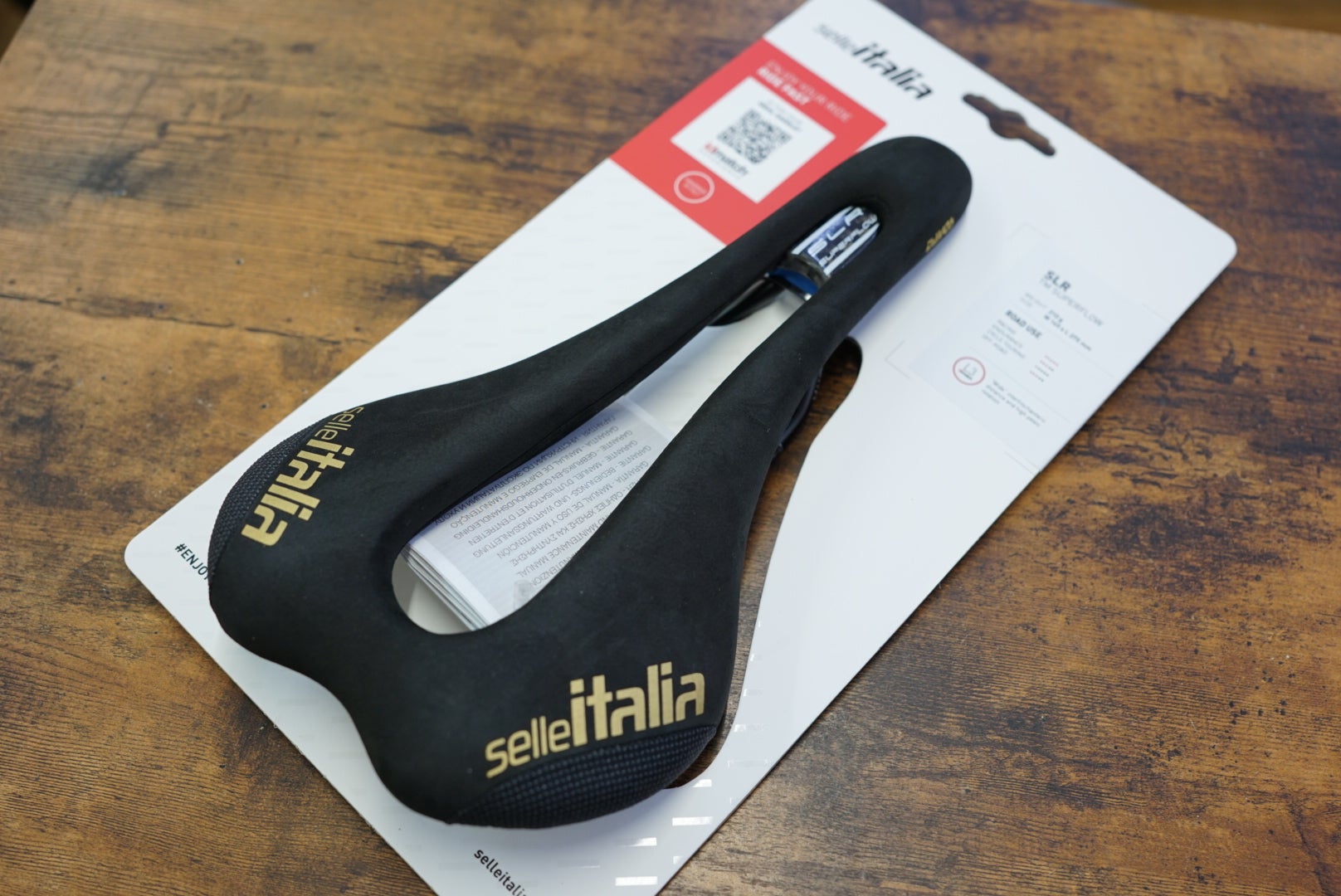DAVOS×Selle Italia SLR TM SUPERFLOW サドル 入荷！ | ＣＳ 