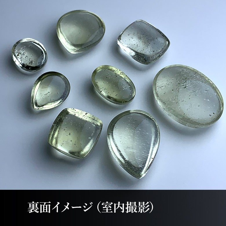 新着情報☆天然リビアングラス!ルースとブレスレットを一挙ご 新着情報☆天然リビアングラス!ルースとブレスレットを一挙ご