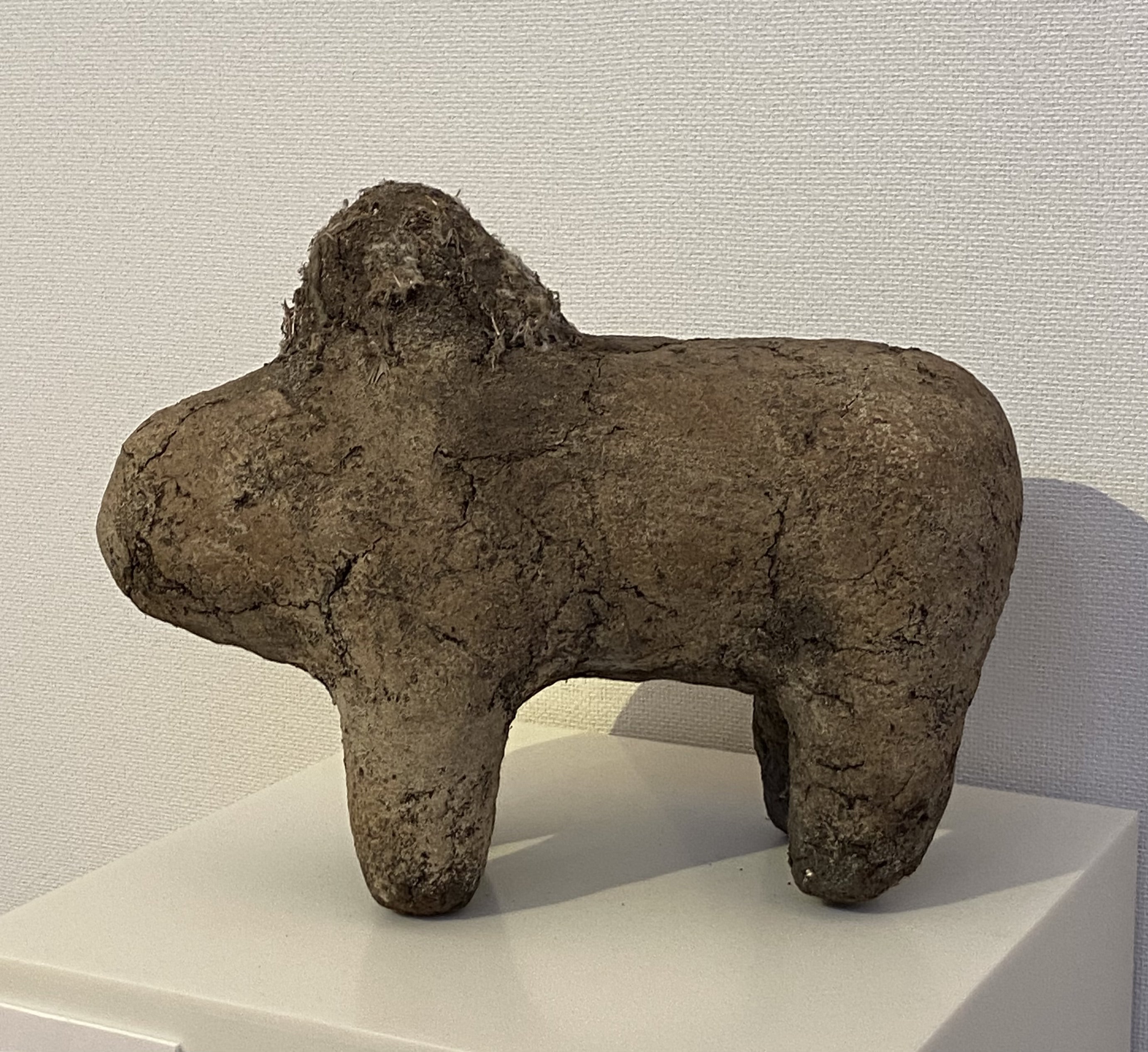 ボリ(牛の物神像)<アフリカの木彫り像:アフリカ雑貨アザライ ボリ(牛の物神像)<アフリカの木彫り像:アフリカ雑貨アザライ