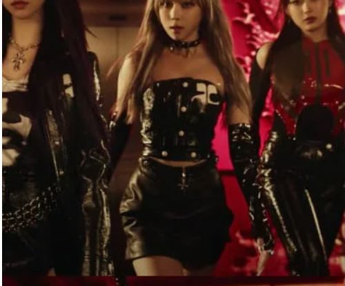 韓国アイドルの「aespa」のMVでcourreges（クレージュ）の服が使われ