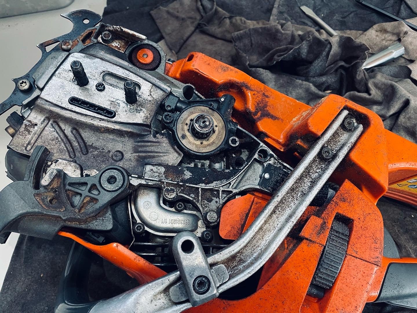 ハスクバーナチェンソー550XP-Mark2クランクシャフト折れ | 町の