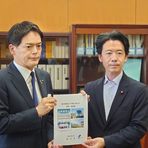 横浜市長からの要望書の受け取りの画像