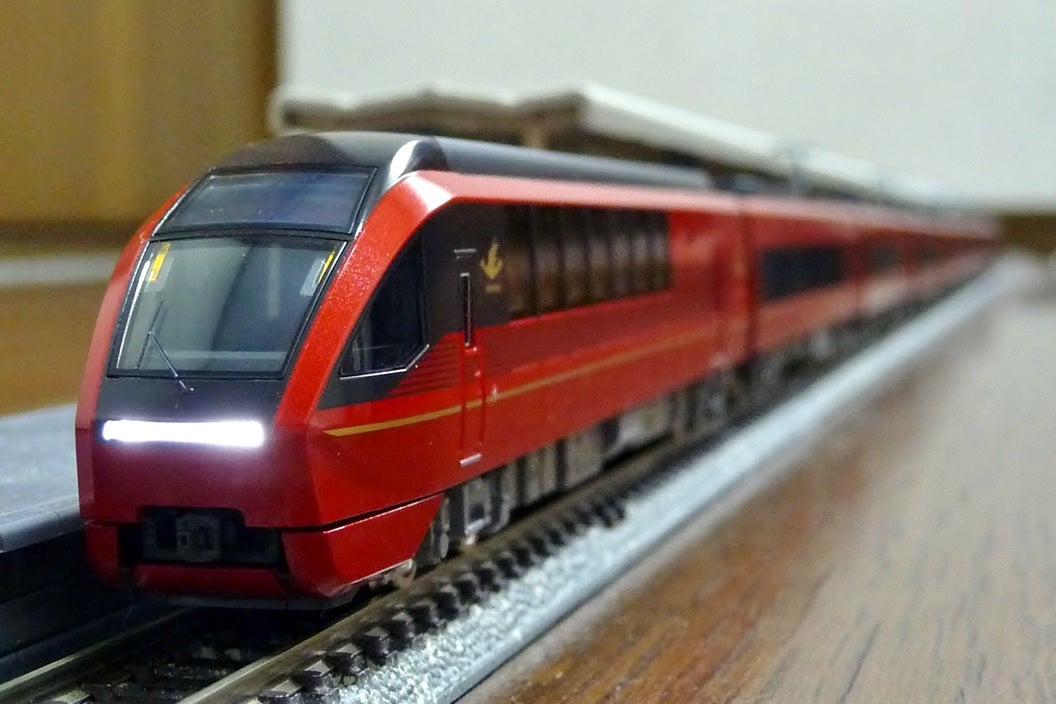 TOMIX 近畿日本鉄道80000系(ひのとり・8両編成)セット入線♪ | Bullet