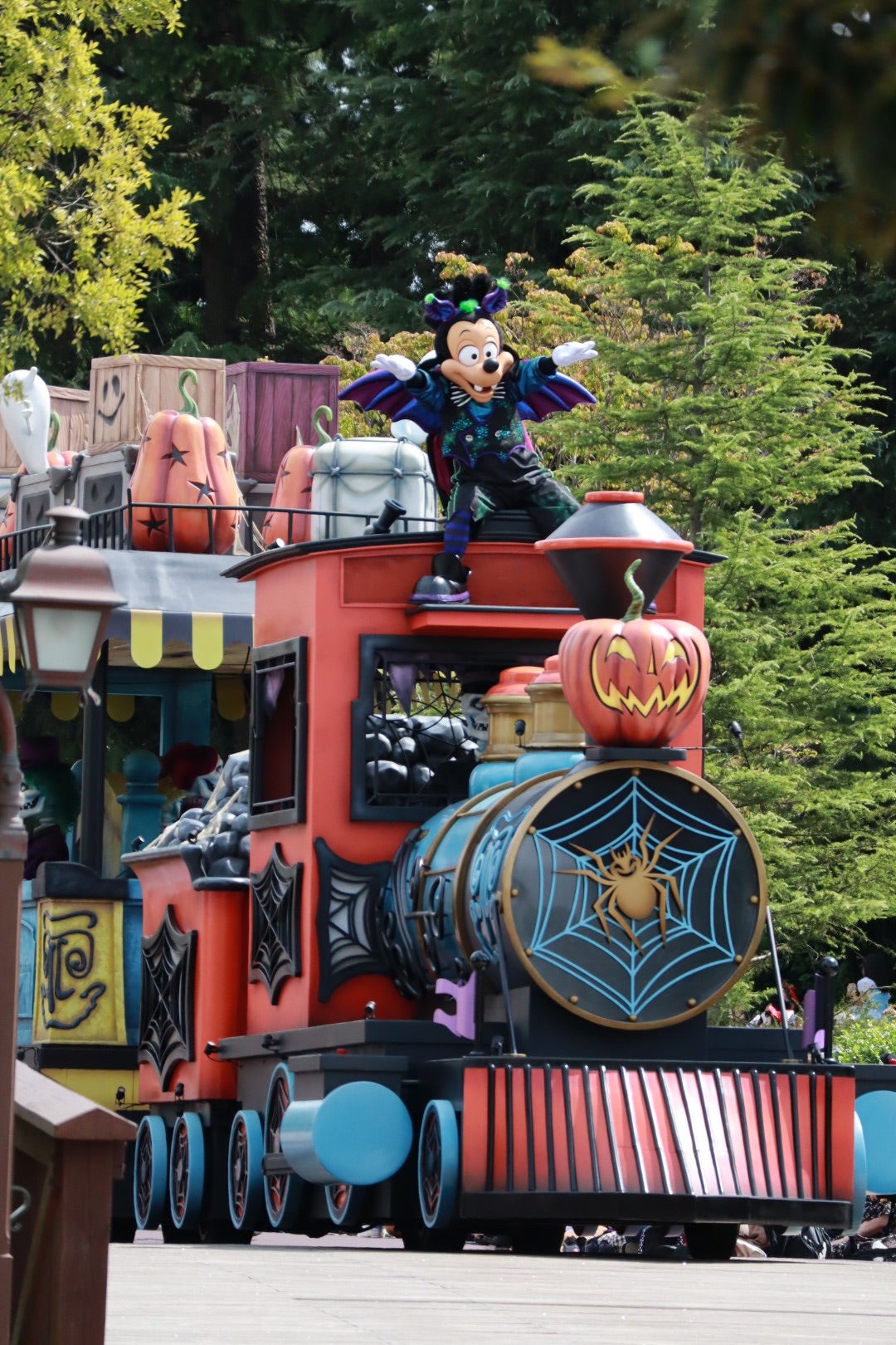 東京ディズニーランドのハロウィンパレード 2022。 | 猫と一緒でにゃん 