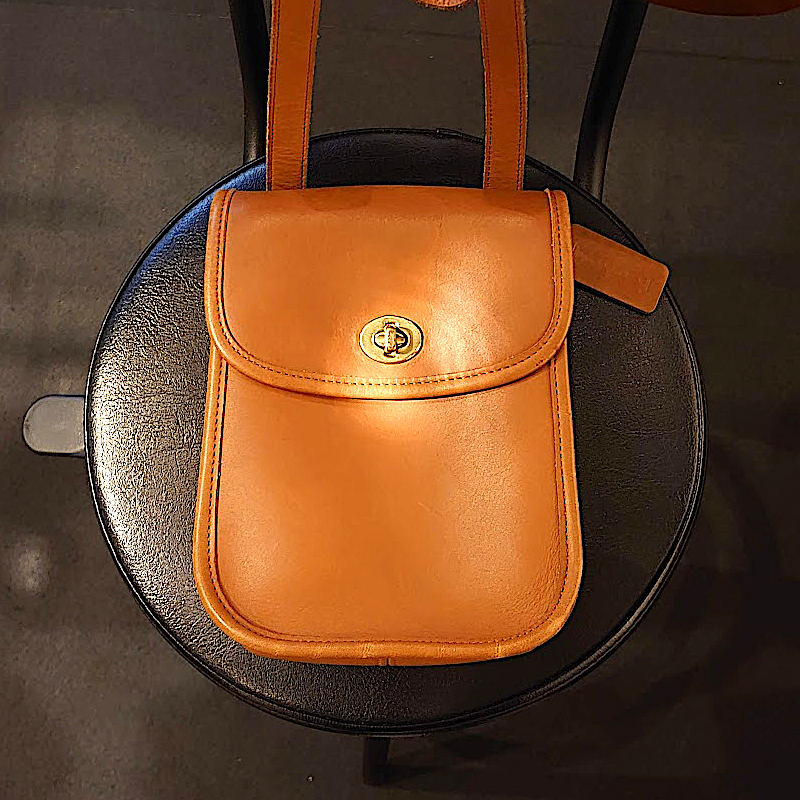 COACH 】 オールドコーチ グラブタンレザー ショルダーバッグ COACH 】 オールドコーチ グラブタンレザー ショルダーバッグ