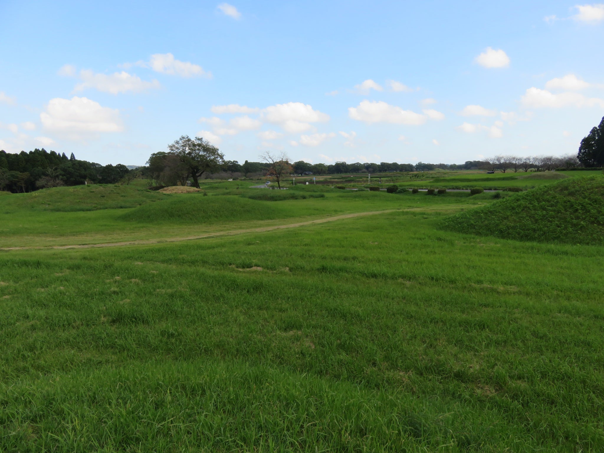 西都原古墳群第111号墳・4号地下式横穴墓(宮崎県西都市 西都原古墳群第111号墳・4号地下式横穴墓(宮崎県西都市