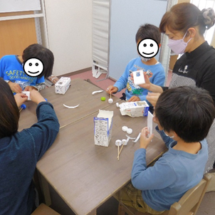 【kodomo鶴見東口教室】11月カリキュラム「動くおもちゃ作り」の画像