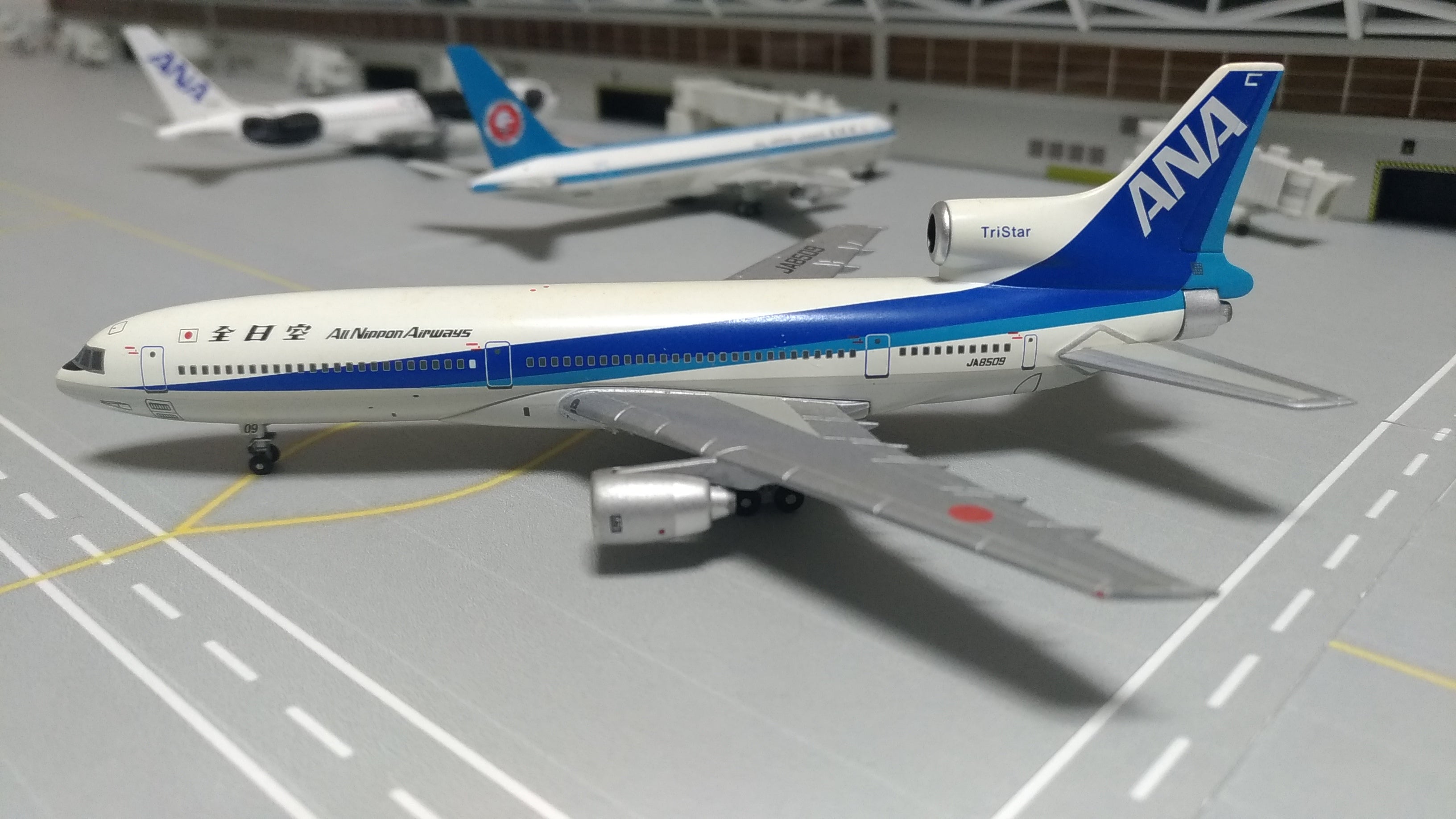 Blue Box ANA L1011-1 JA8509 | 1/400旅客機モデルの世界