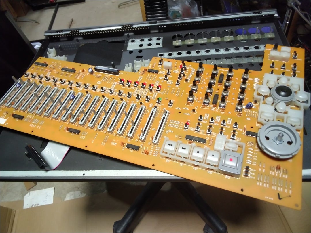 KORG D3200のプレイヤーボタン交換♪ | NOZ's Stylish Sound♪ KORG D3200のプレイヤーボタン交換♪ | NOZ's Stylish Sound♪