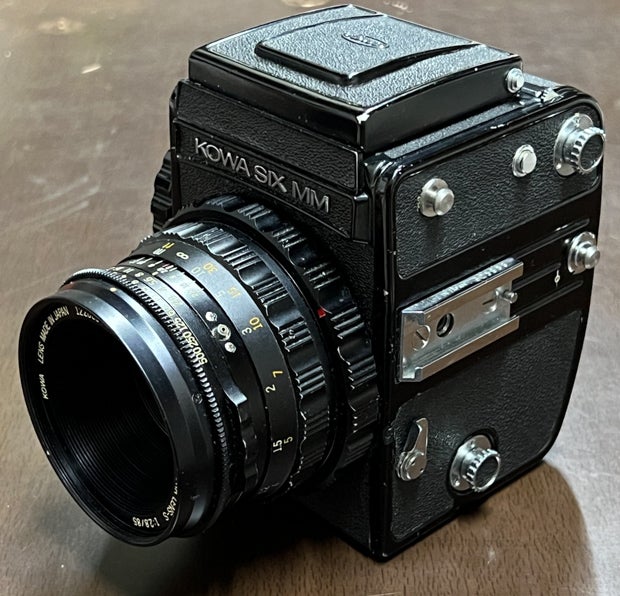 2023年最初のカメラネタ「コーワシックス」MM型がやってきました
