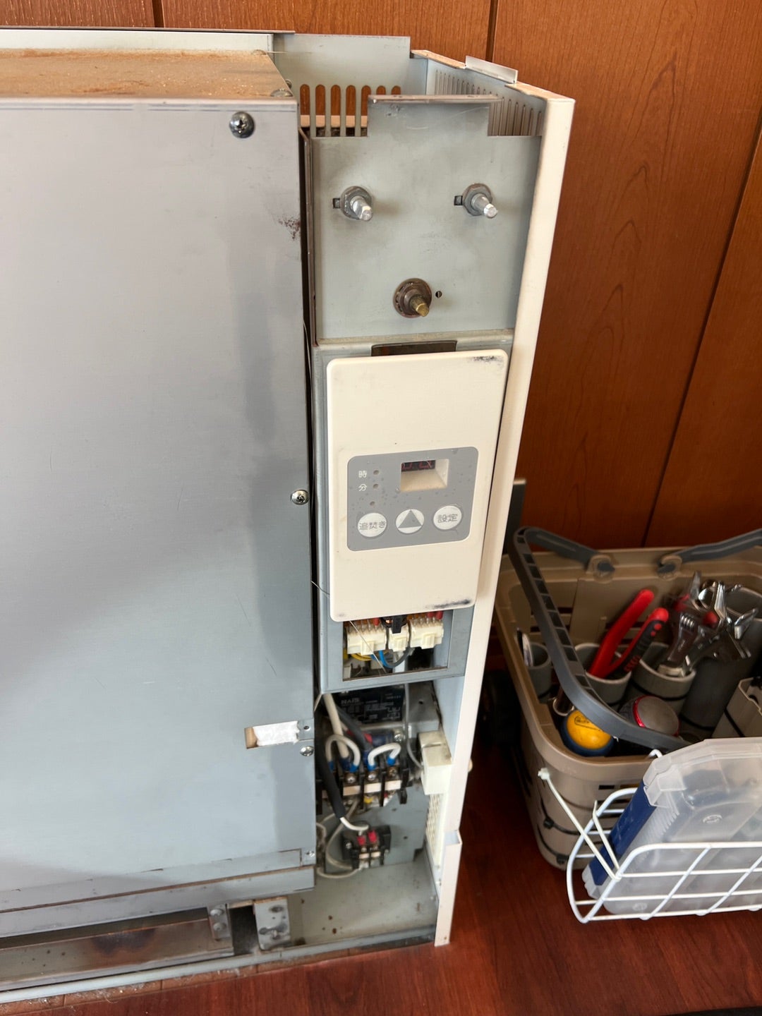 蓄熱暖房機MHS-7000 北海道電機の暖吉くんが暖かくならない 蓄熱暖房機MHS-7000 北海道電機の暖吉くんが暖かくならない