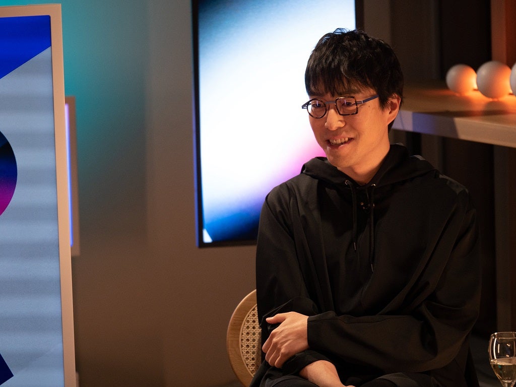成田悠輔さんのパーカー | 成田悠輔さんのファッション情報
